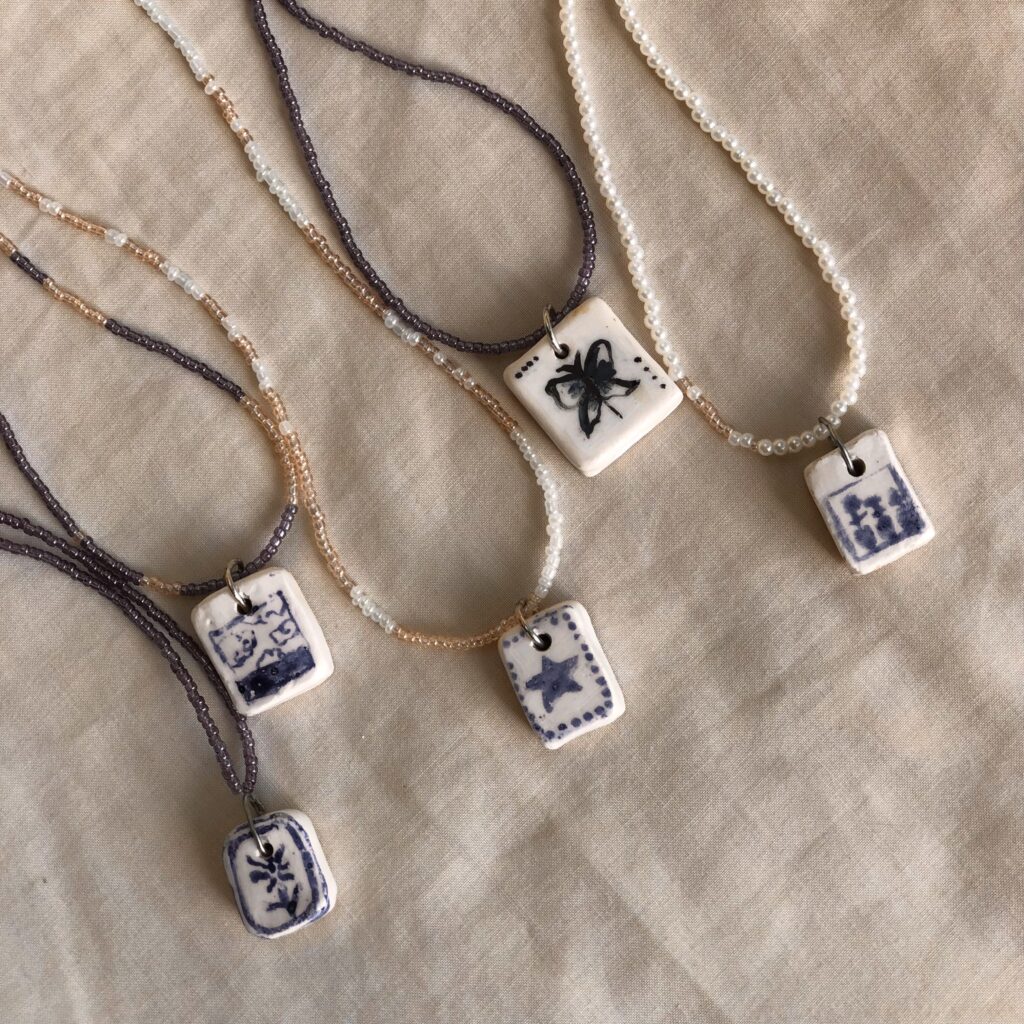 گردنبند سرامیکی دست ساز ،تک نسخه.